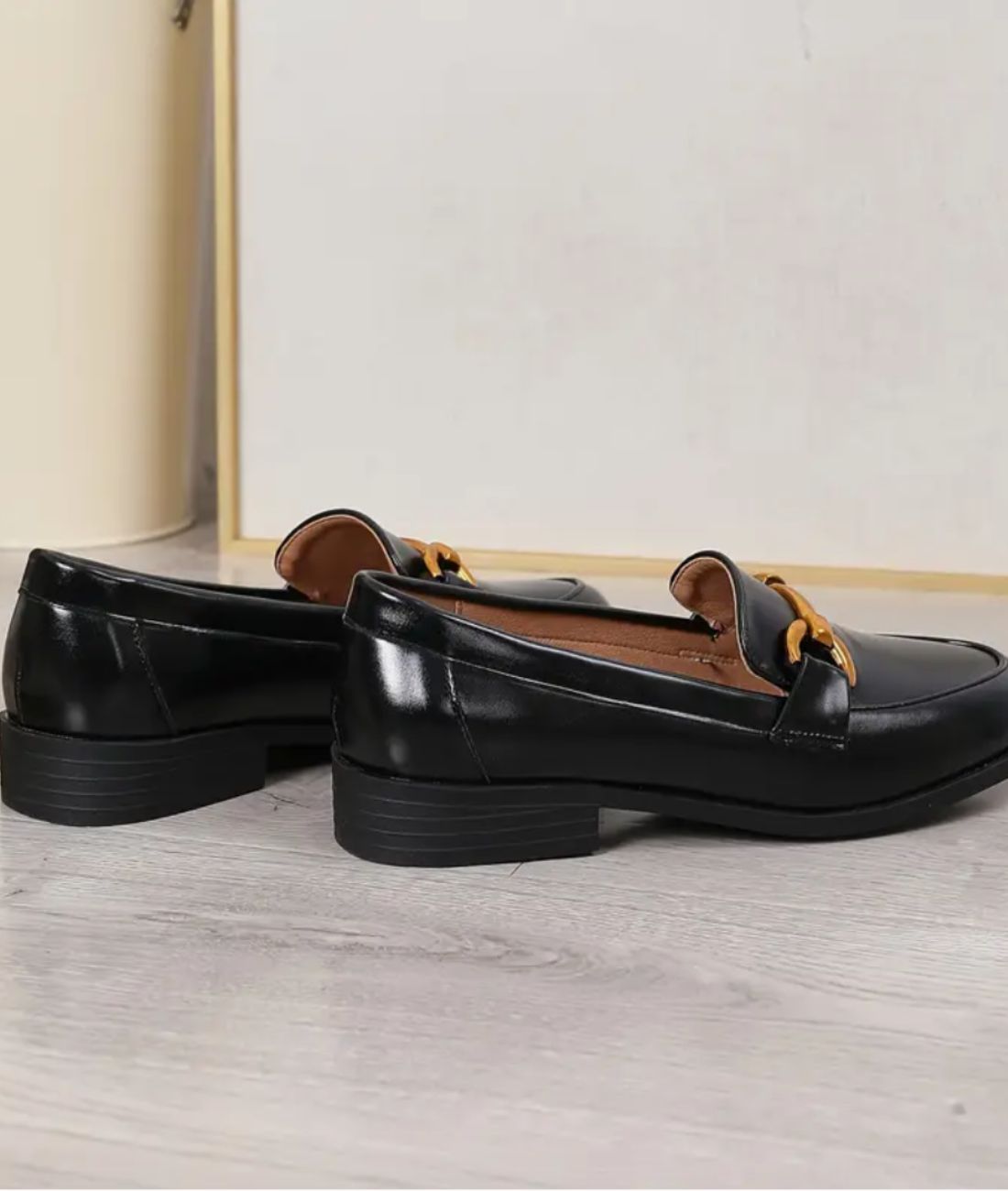 Mocassin à Talons en Effet vernis Noir Profond – Femme