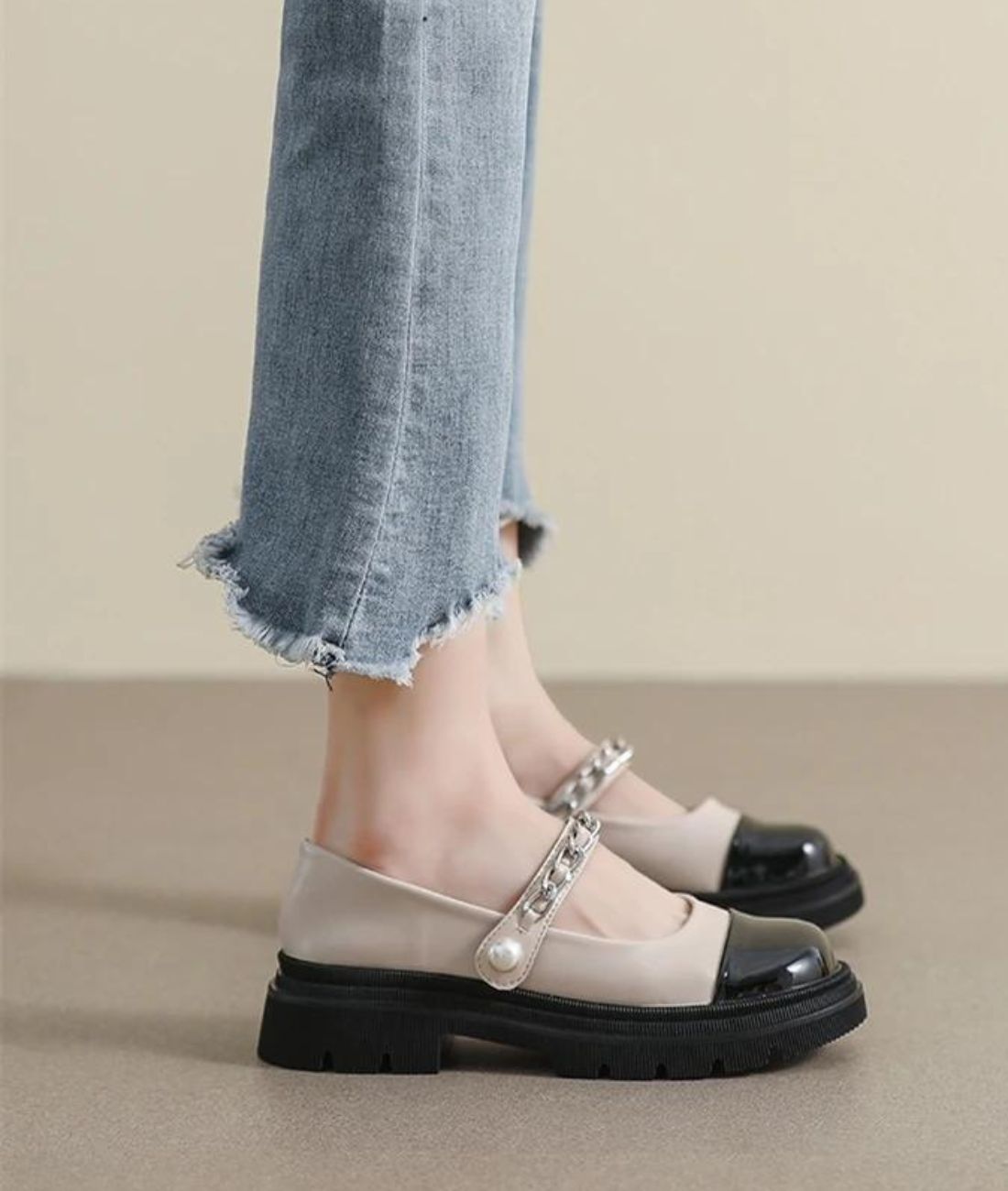 Mocassin Ballerine en Effet vernis Noir Profond – Femme