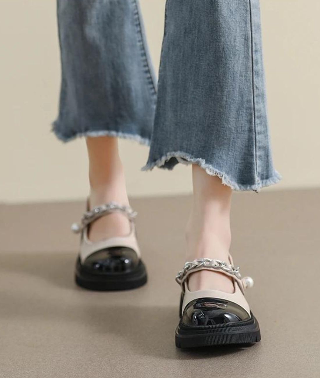 Mocassin Ballerine en Effet vernis Noir Profond – Femme