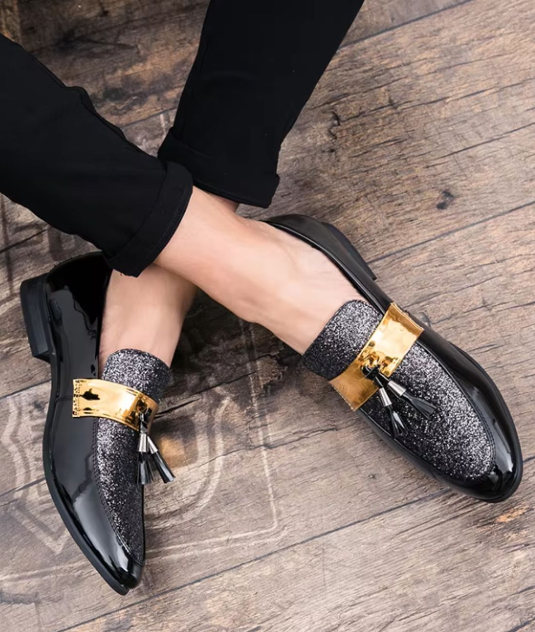 Mocassins À Glands Noir Et Doré Style Derby