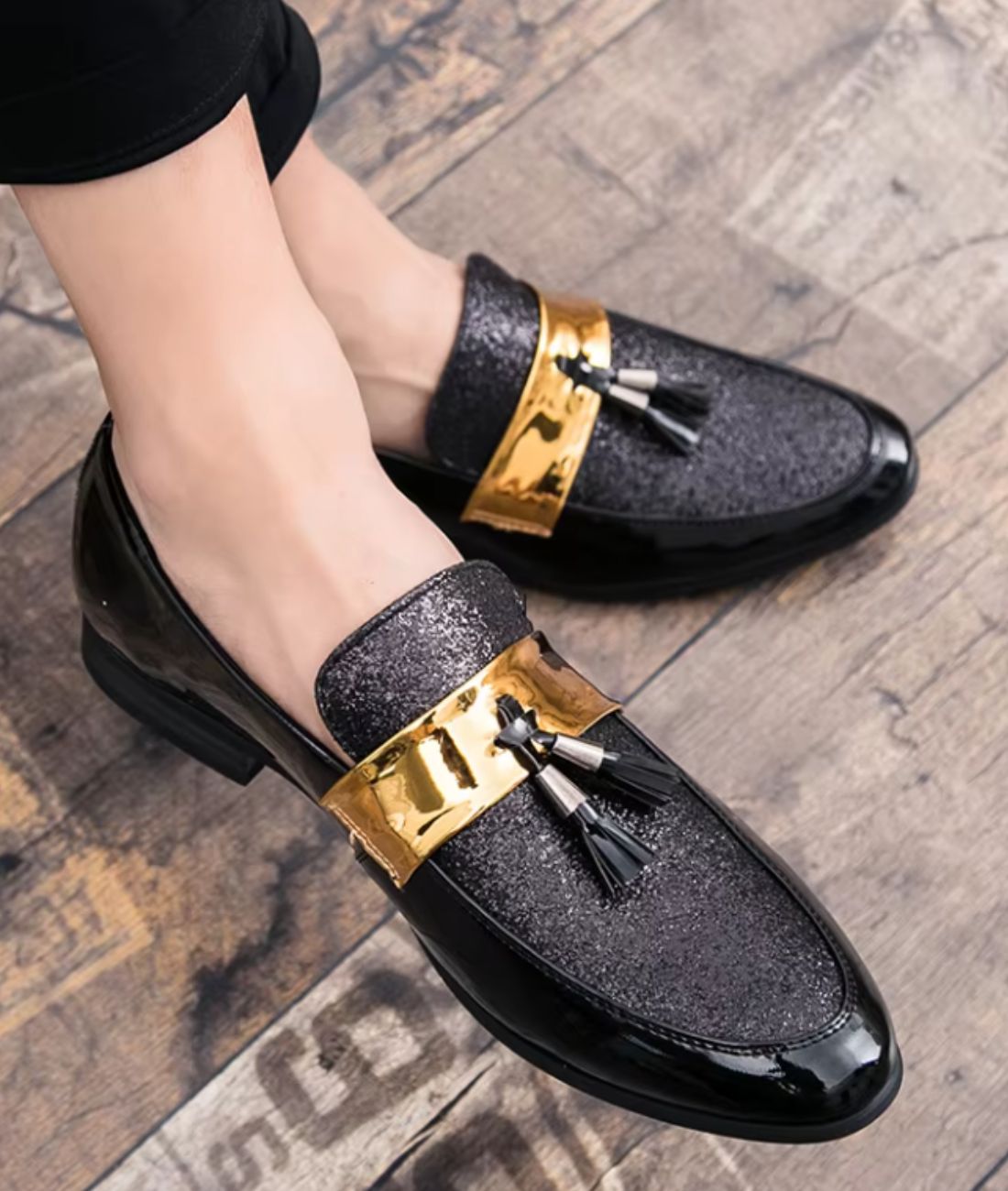 Mocassins À Glands Noir Et Doré Style Derby