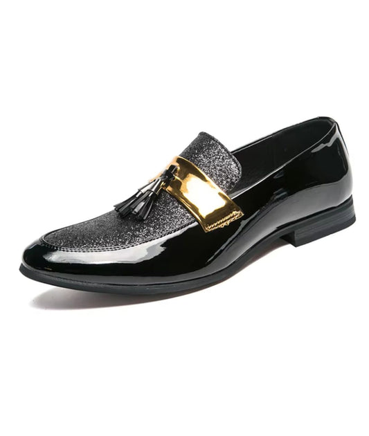 Mocassins À Glands Noir Et Doré Style Derby