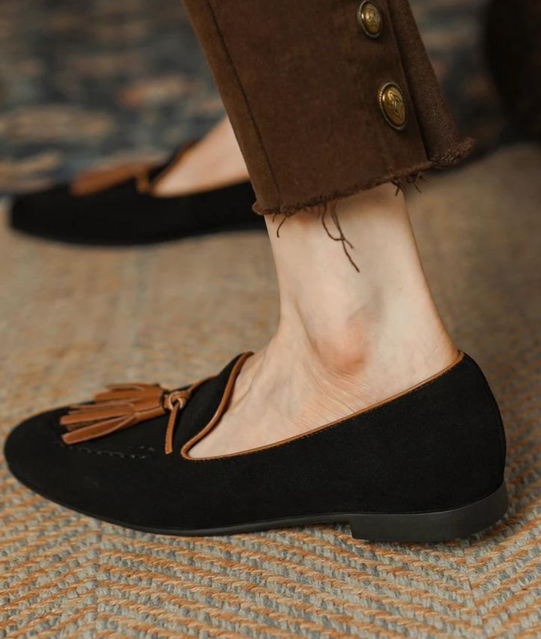 Mocassins À Glands Noirs Suédine Pour Femme