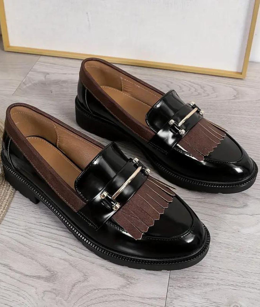 Mocassin à Franges en Effet vernis Noir Profond – Femme
