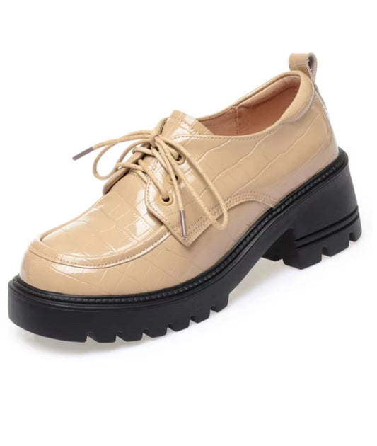 Mocassin à Talons et Plateforme en Cuir Vernis Beige Crème – Femme