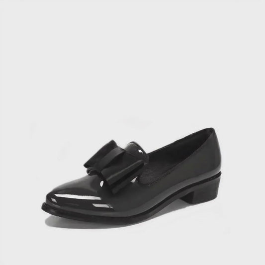 Mocassin en Cuir Vernis Noir Profond – Femme avec Noeud Papillon